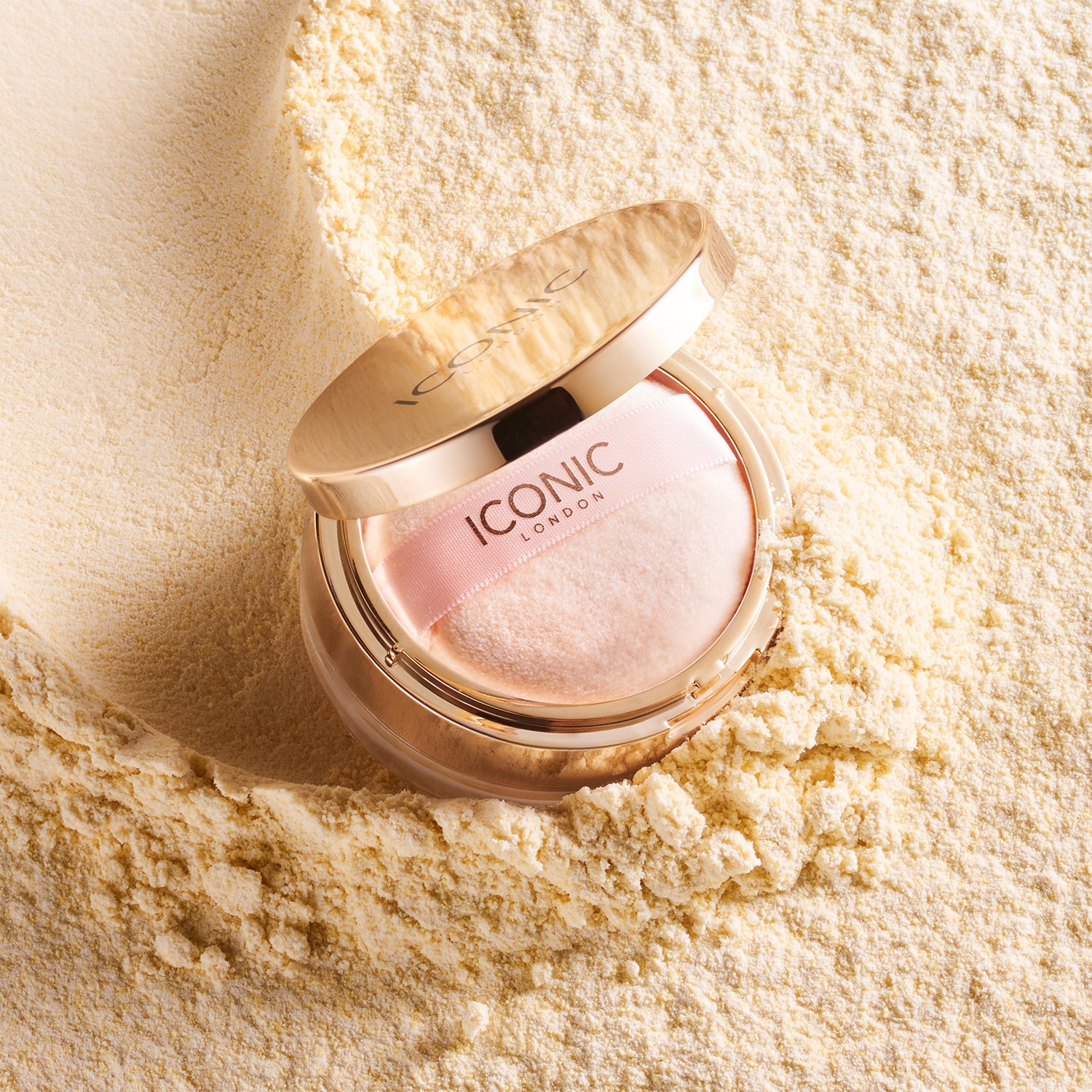 VELVET BLUR TRANSLUCENT SETTING POWDER BY ICONIC LONDON (POLVO TRASLÚCIDO FIJADOR PARA ROSTRO)